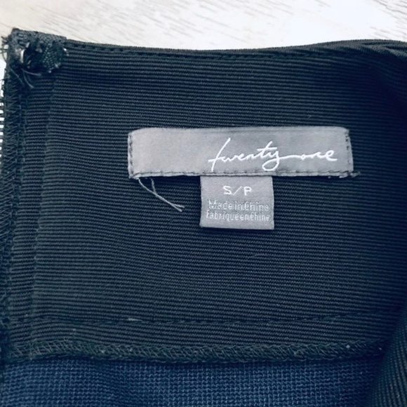 🌟 Forever 21 High Waisted Pencil Mini Skirt - Picture 4 of 9